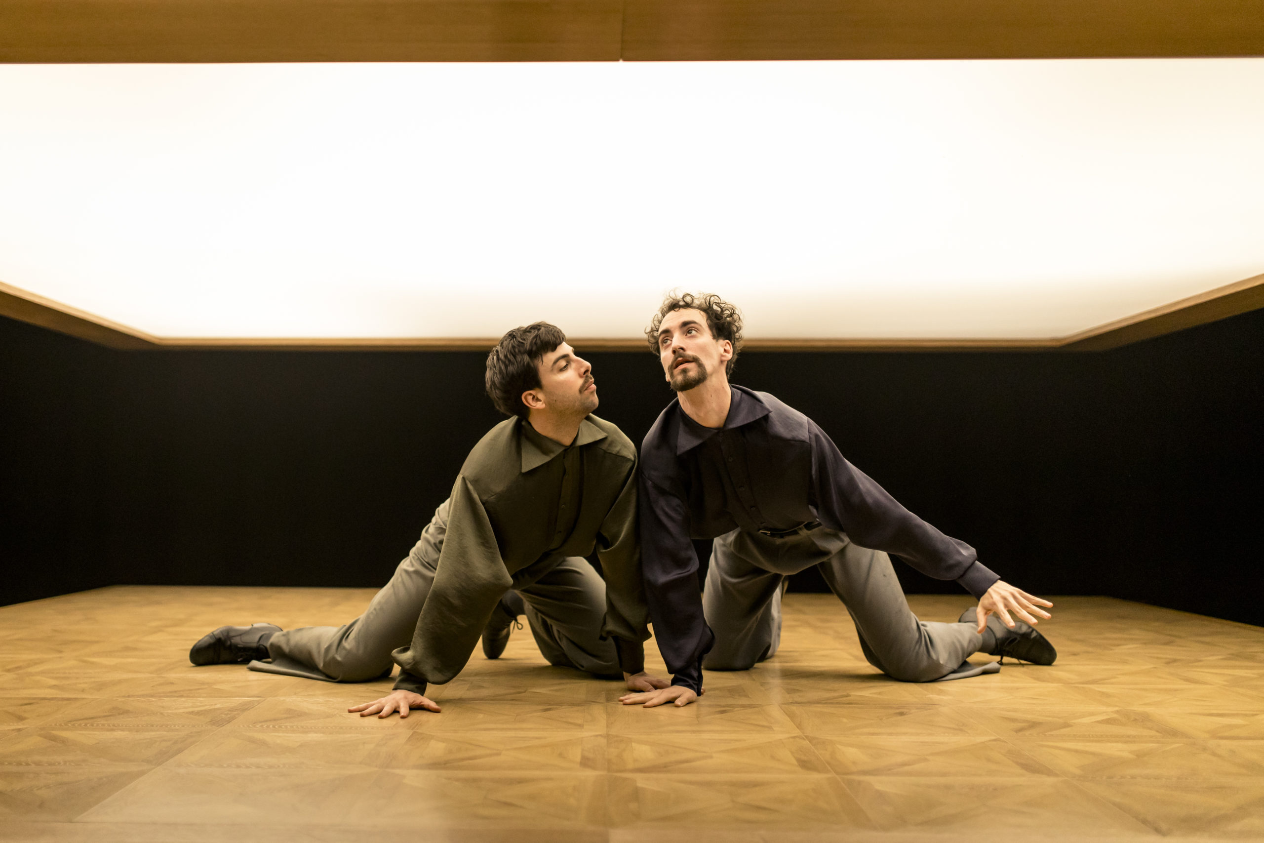 "Bi zakur Gaztelu plazan"