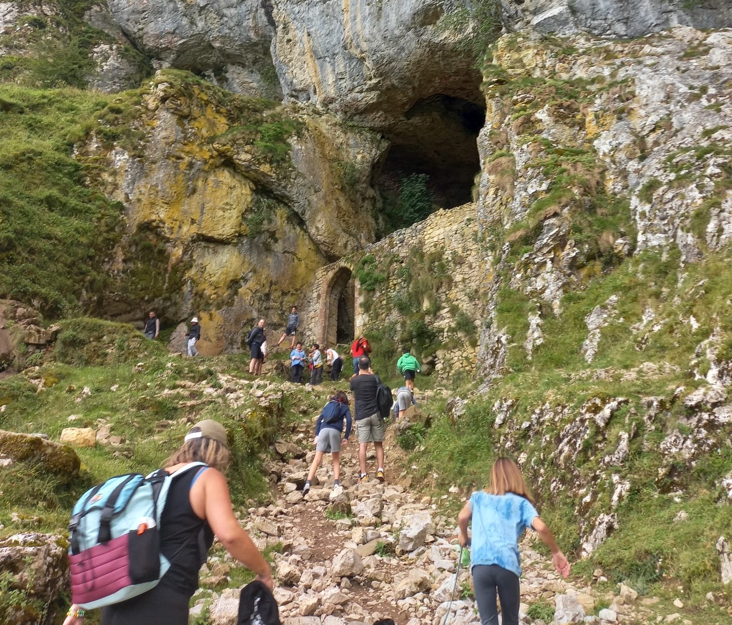 "Neandertalak San Adrian igarobidean"