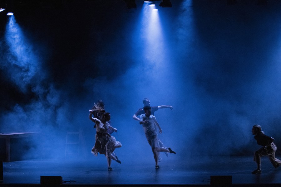 "Errimak bi oinetan"