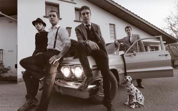 Capsula eta John Dealer & The Coconuts